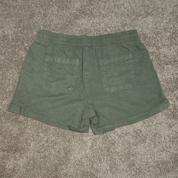Cargo style shorts - Picture 2 of 3